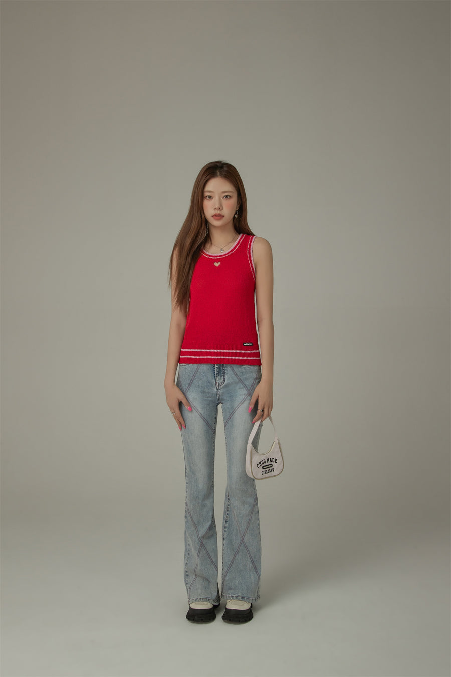 CHUU Contrast Color Lovely Heart Sleeveless Top