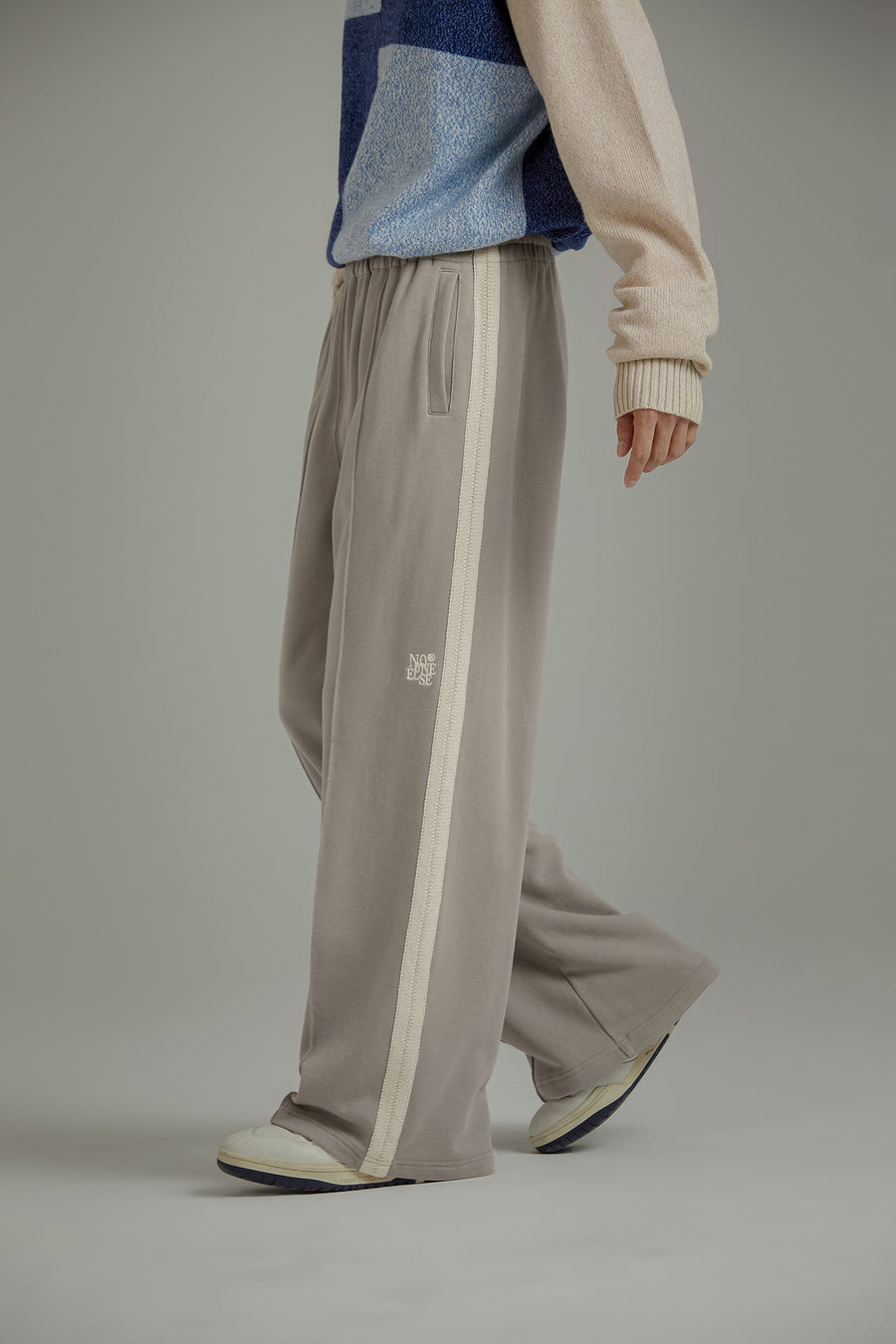 CHUU Basic Wide Sweatpants