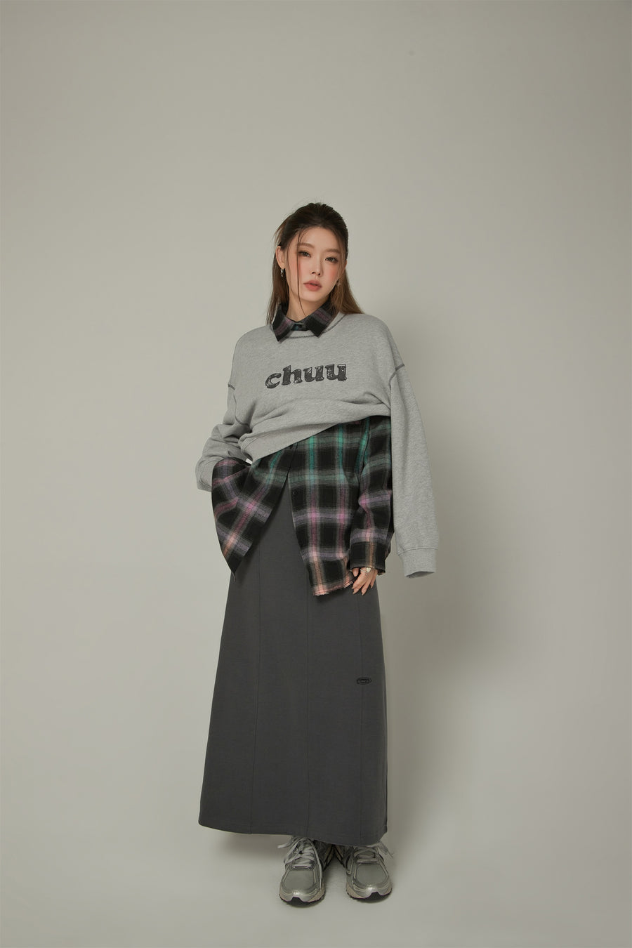 CHUU Color Logo Stitch Loose Fit Sweatshirt