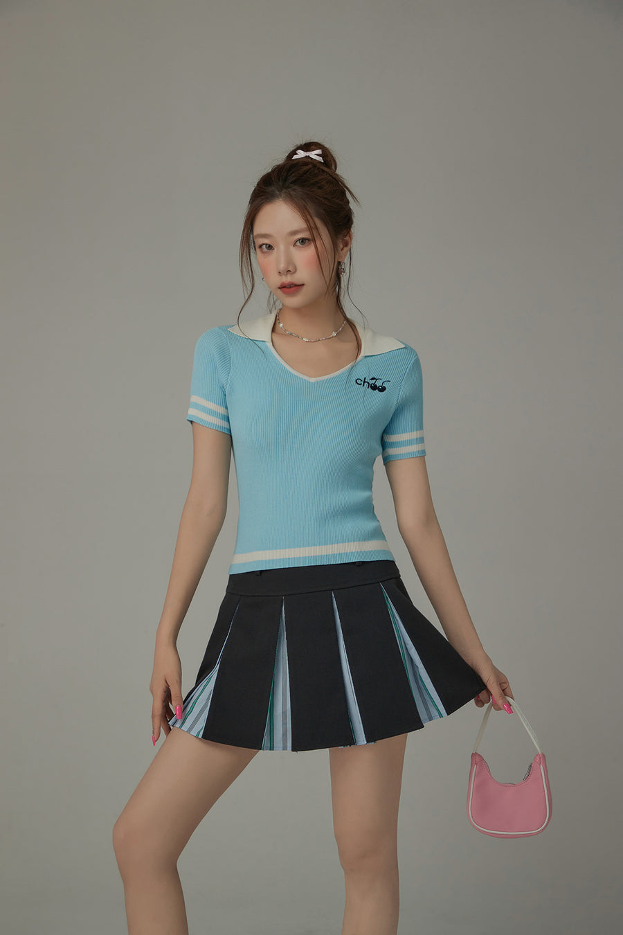 CHUU Open Collar Color Combination Knit Top