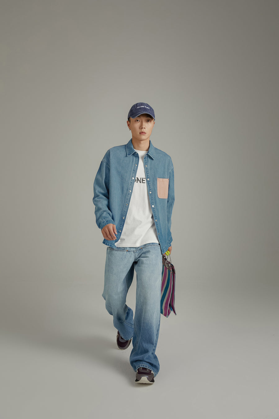 CHUU Boyfriend Maxi Sized Denim Shirt