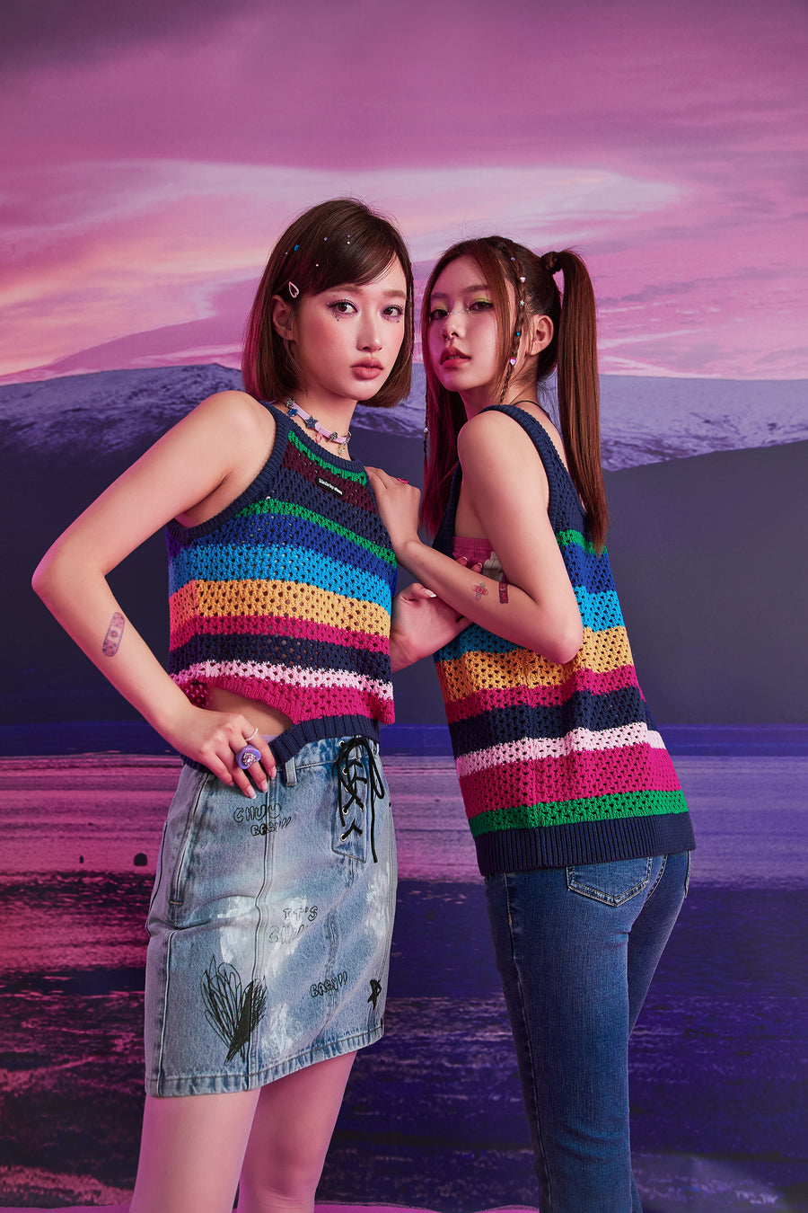 CHUU Logo Rainbow Knit Sleeveless U-Neck Top