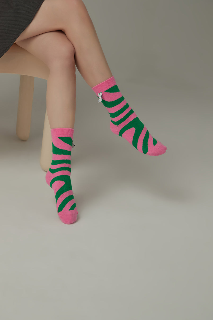 CHUU Zebra Color Matching Socks