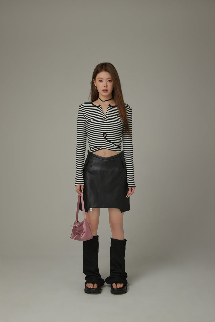 CHUU Simple Leather Mini Skirt