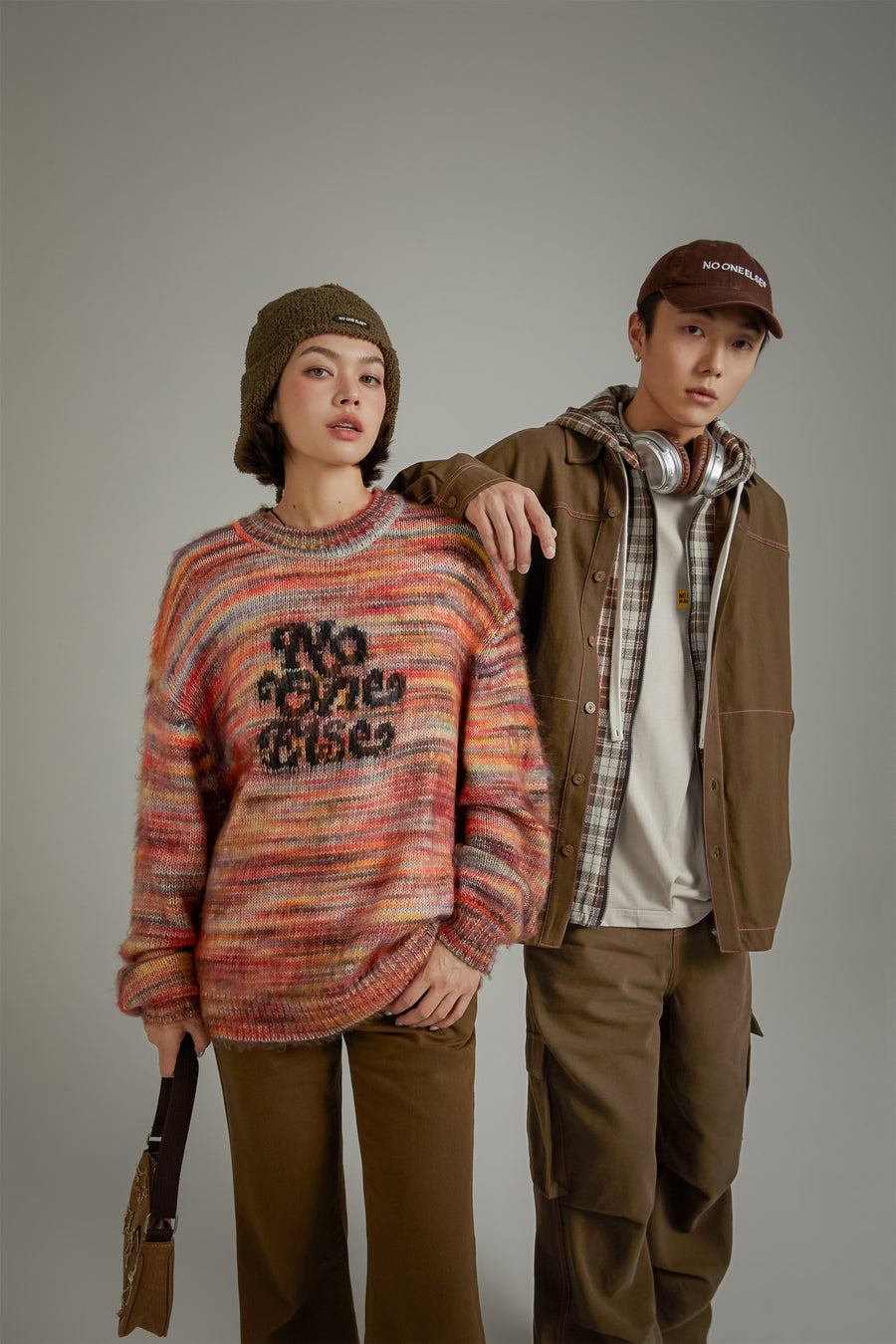 CHUU Logo Rainbow Loose Knit Sweater