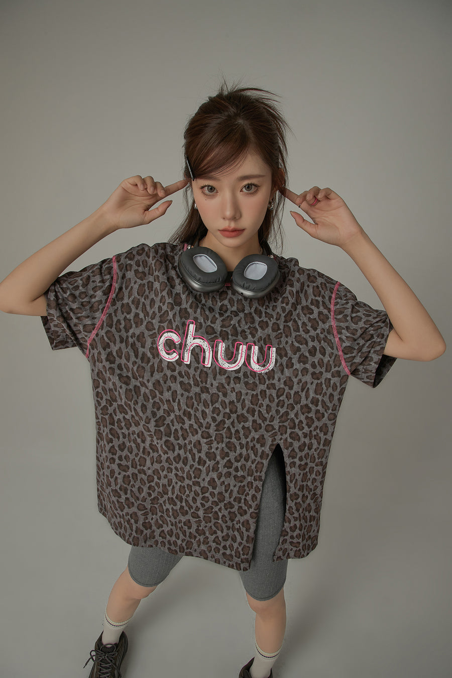 CHUU Leopard Side Slit Lettering Loose Fit Mid Length T-Shirt