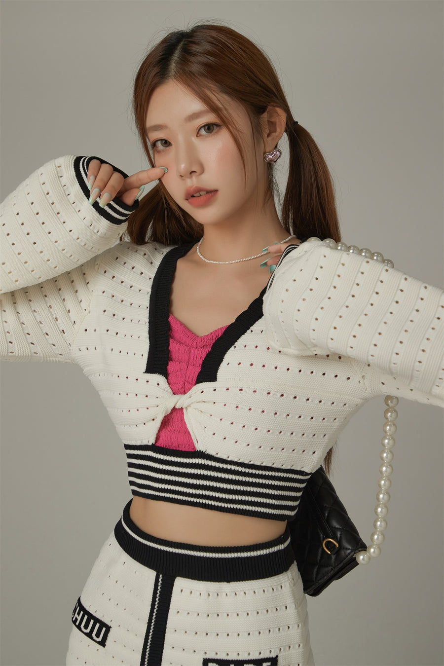 CHUU Twist Stripe Knit Crop Top