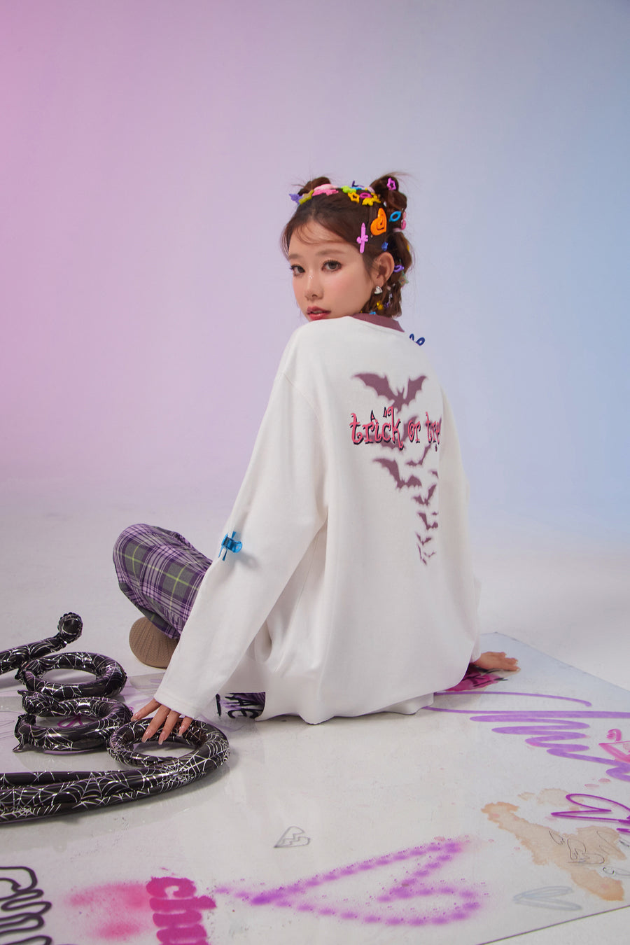 CHUU Trick Or Treat Slit Loose Fit T-Shirt