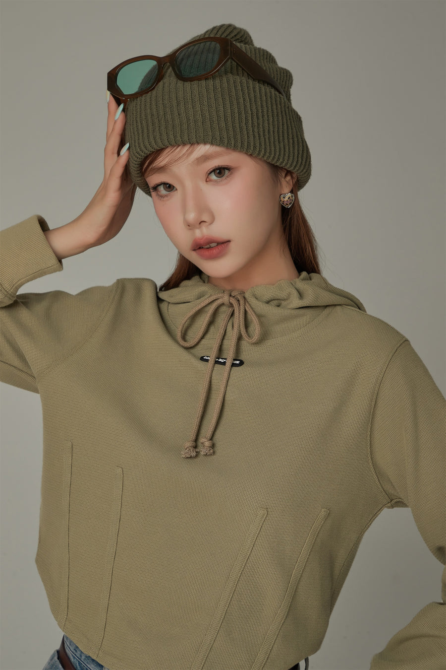 CHUU Basic Crop Drawstring Hoodie