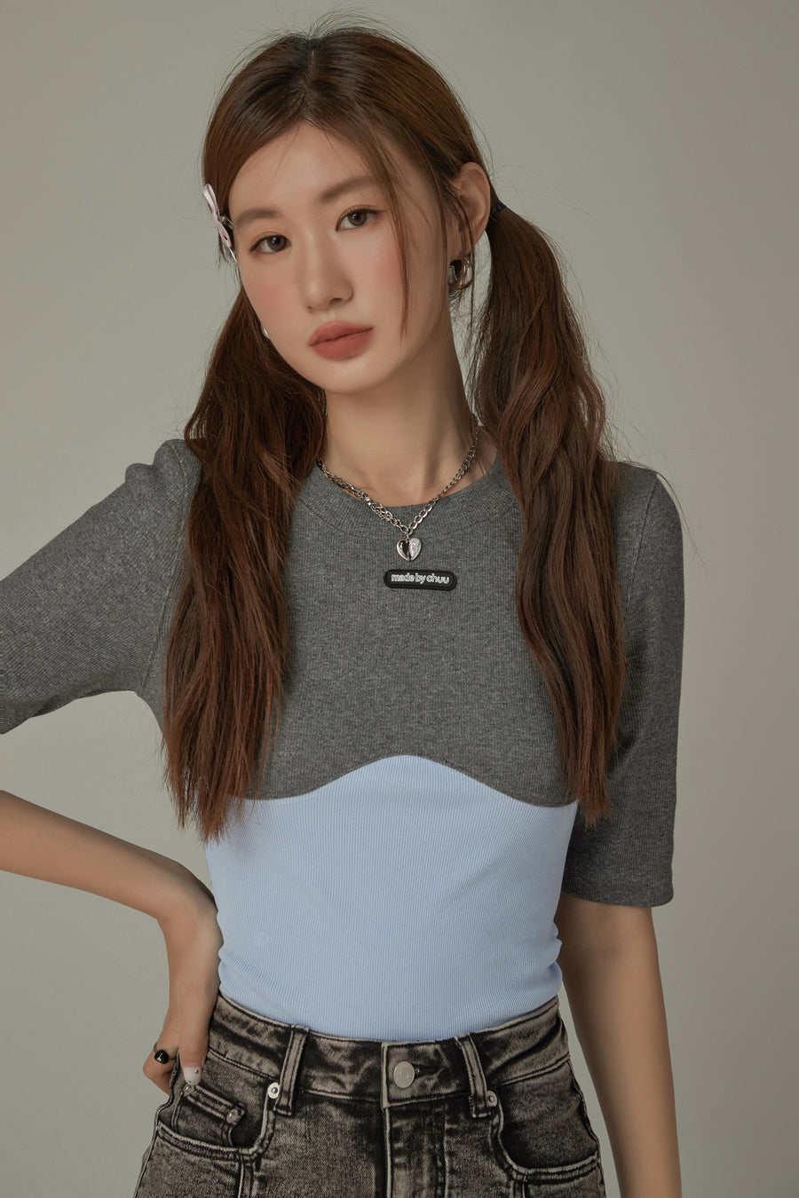 CHUU Color Two Toned Slim Top