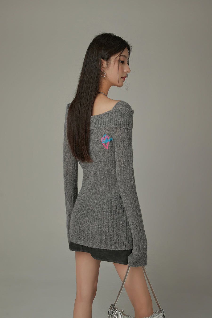 CHUU Unbalanced Off-Shoulder Knit Sweater