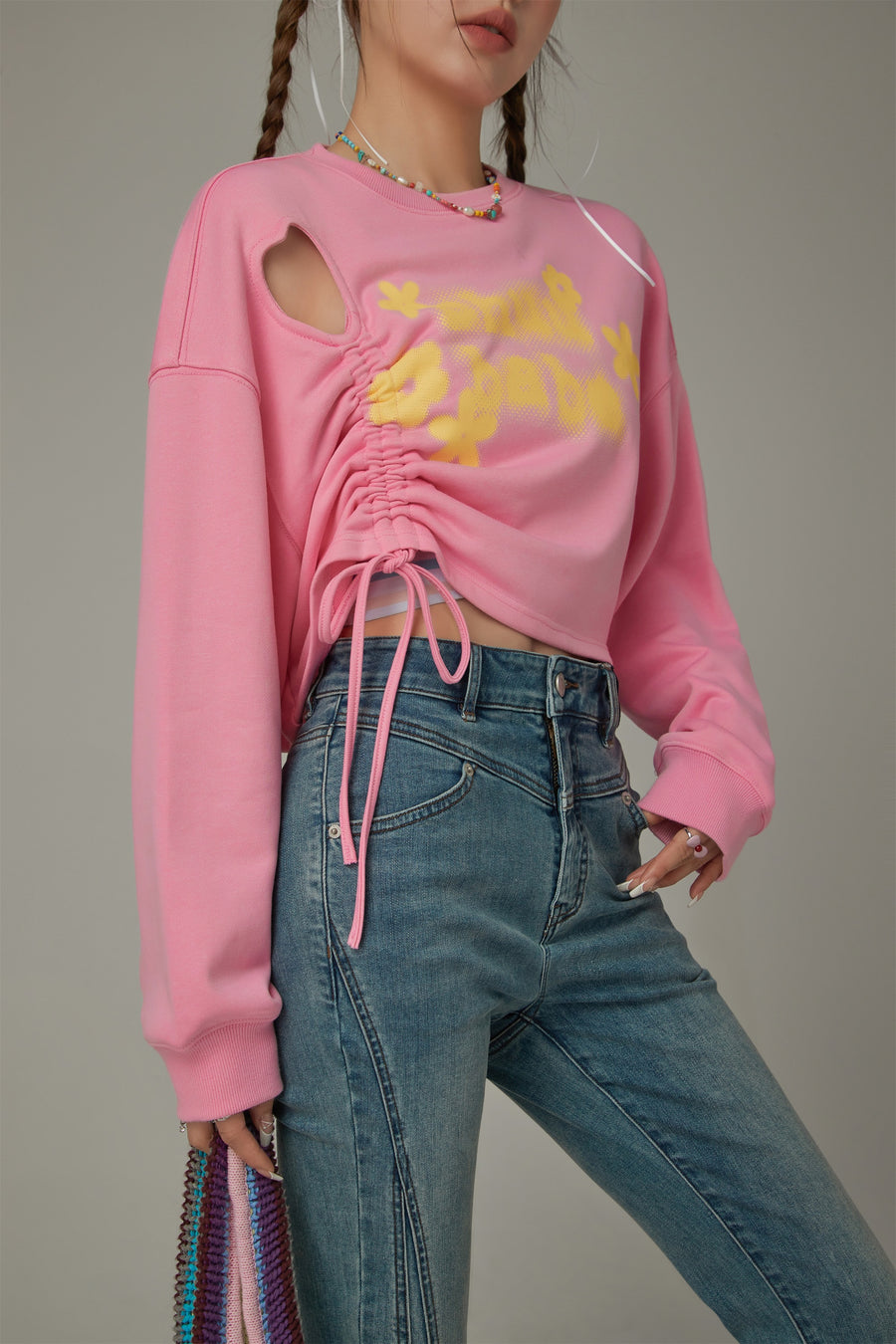 CHUU Logo Heart String Crop Sweatshirt