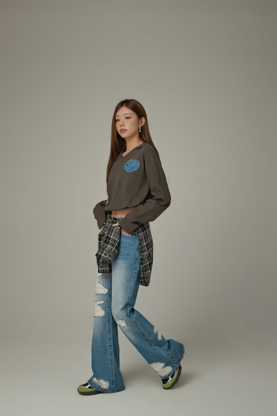 CHUU Distressed Ripped Bootcut Denim Jeans