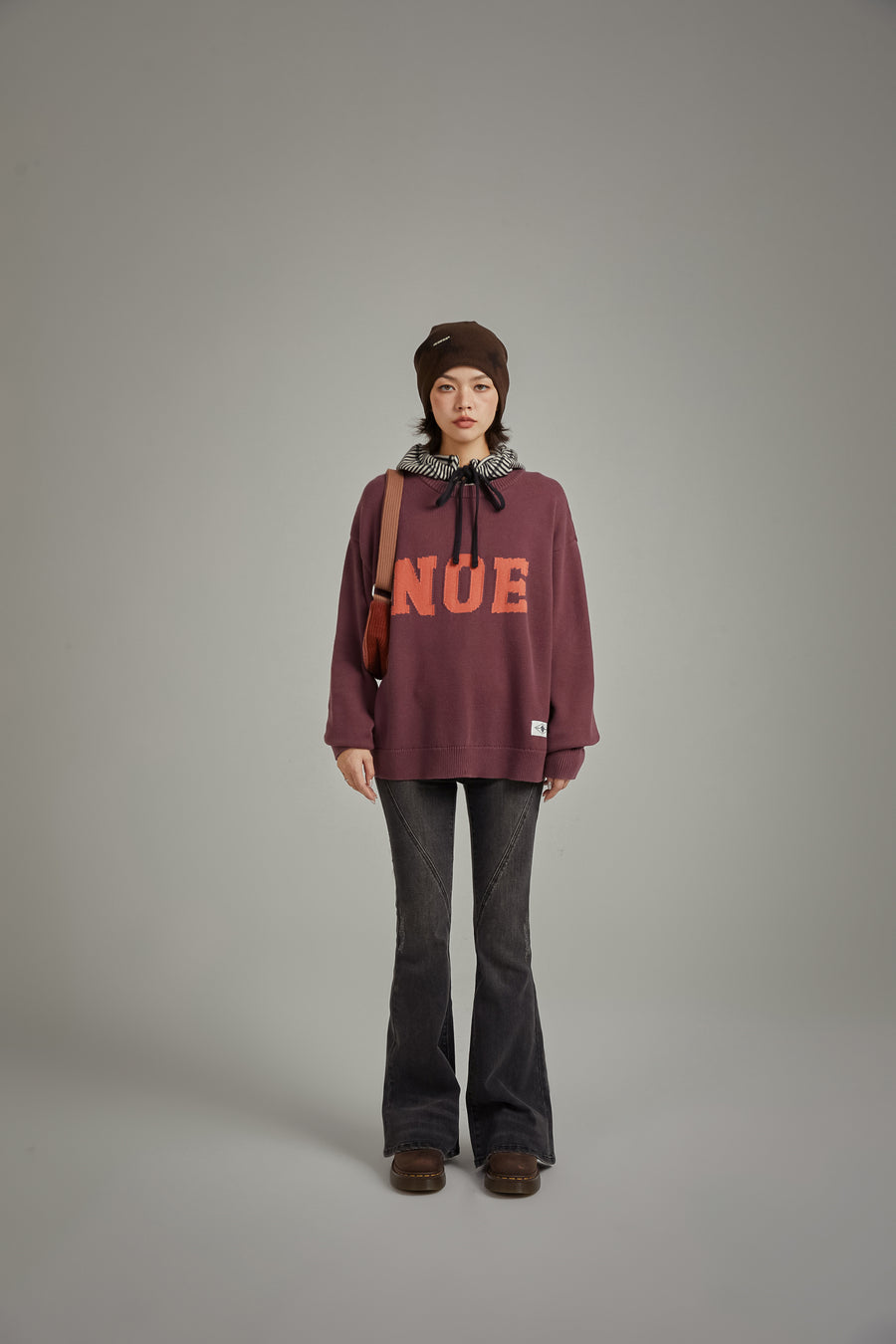 CHUU Lettering Loose Knit Sweater