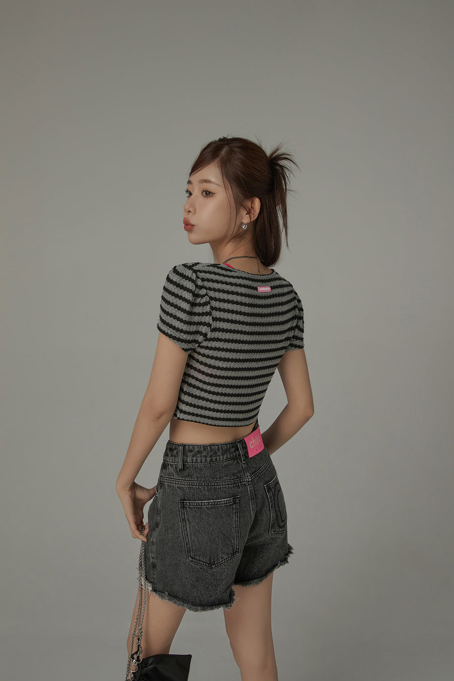 CHUU Stripe Layering Short Sleeve Crop Top