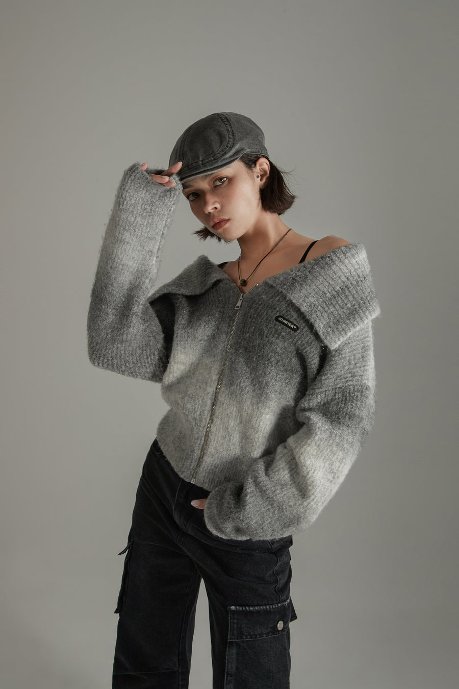 CHUU Big Collar Off The Shoulder Zip-Up Cardigan