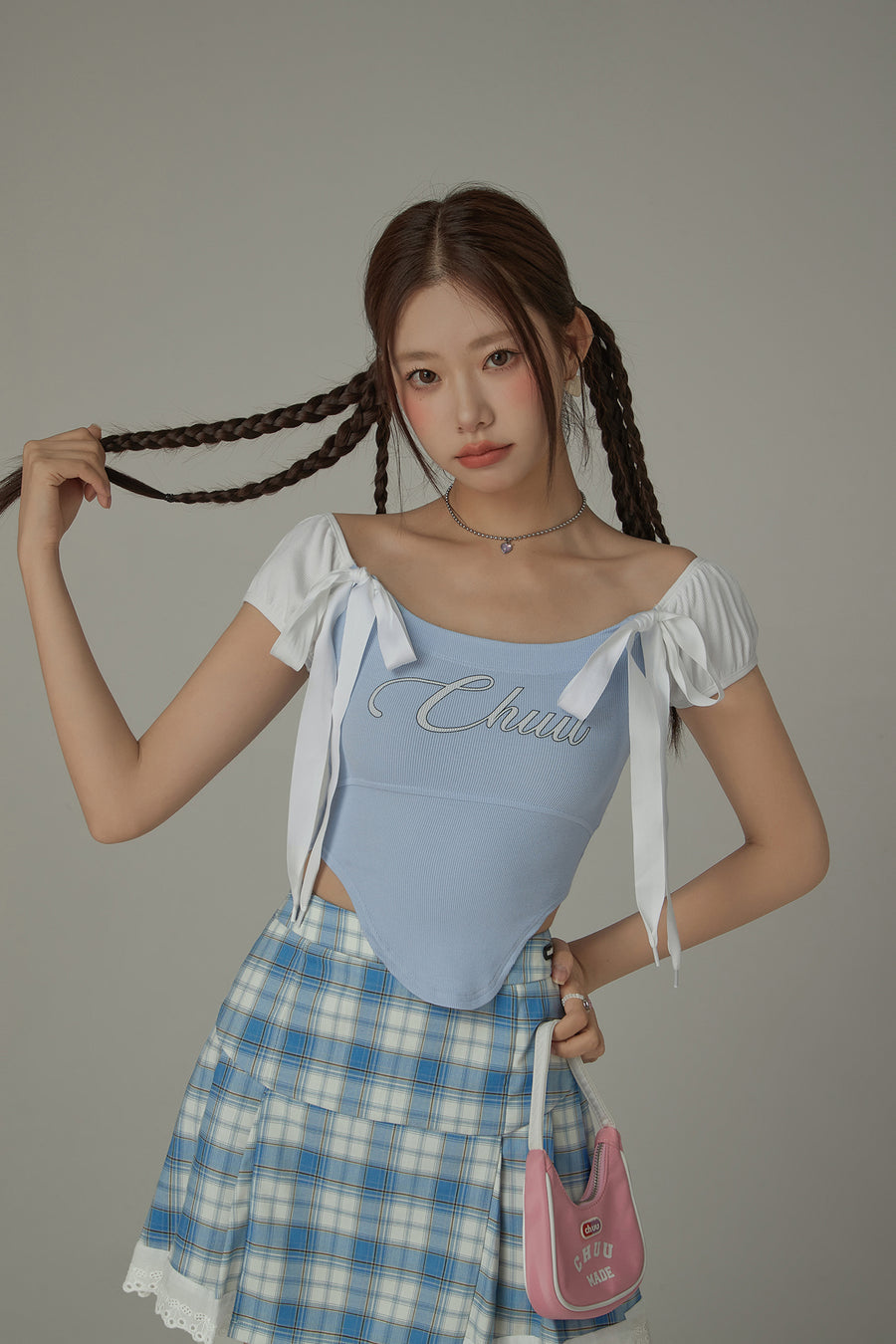 CHUU Unbalanced Chuu Lettering Ribbon Short Sleeve Top