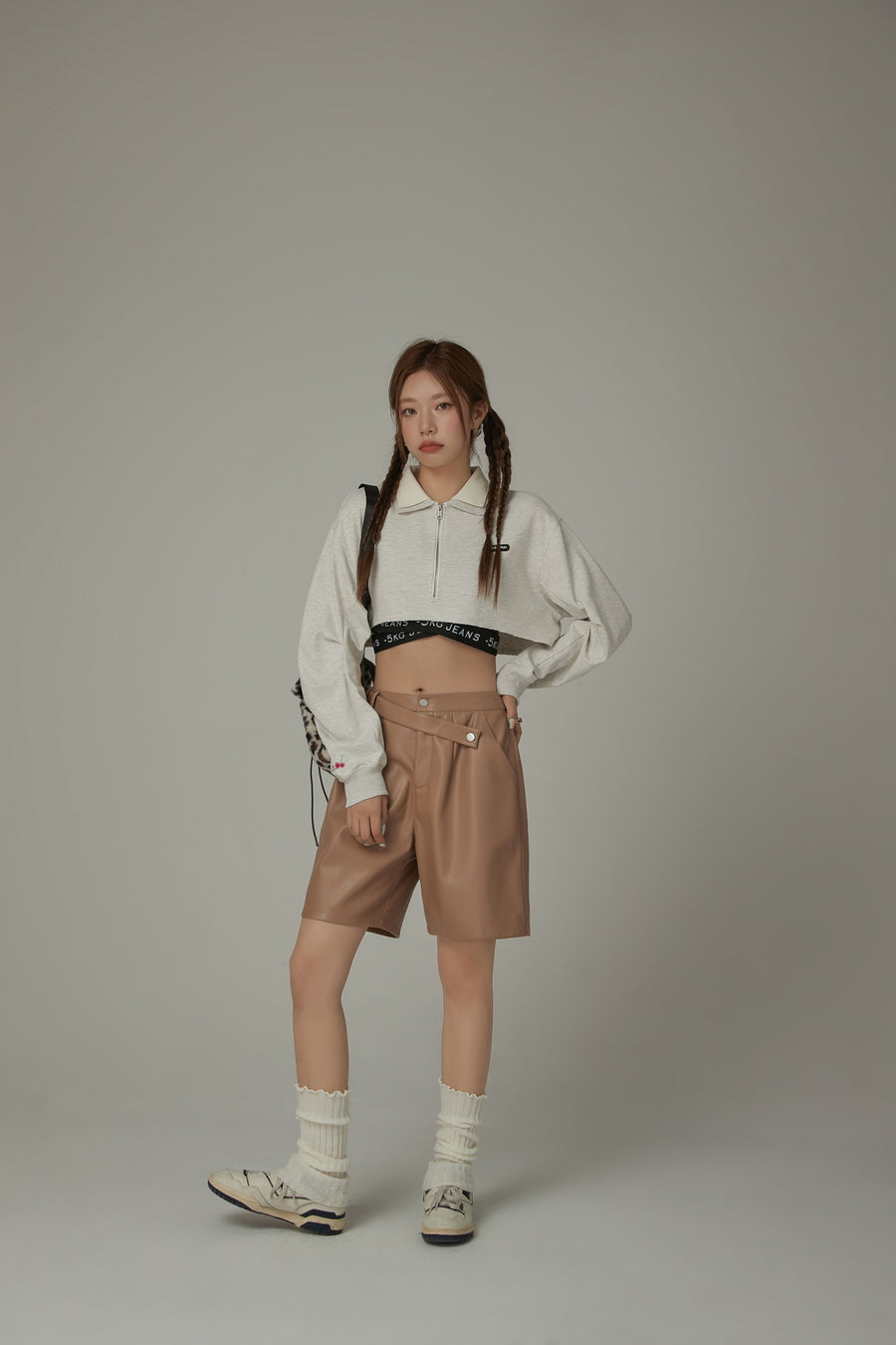 CHUU Pintuck Leather Shorts