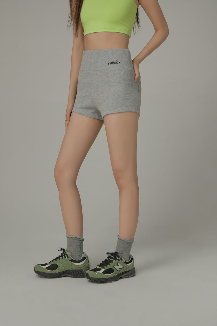 CHUU Slim Sporty Shorts