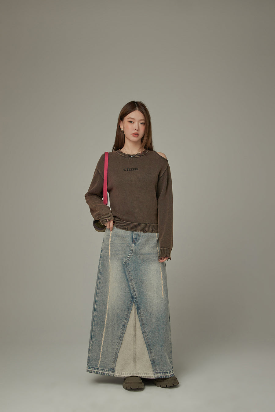 CHUU One Shoulder Cut Out Distressed Knit Sweater