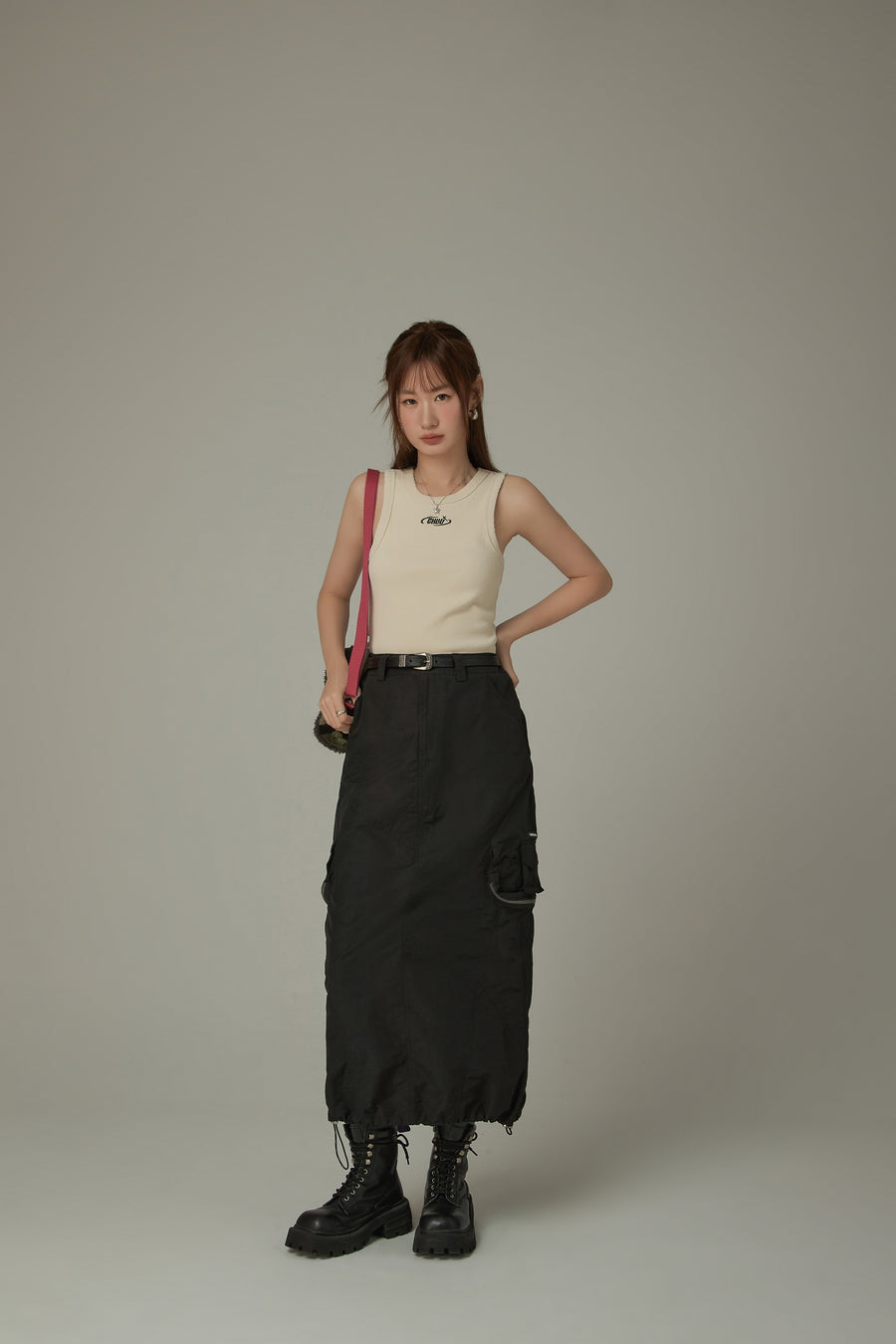 CHUU Logo Basic Slim Sleeveless Top