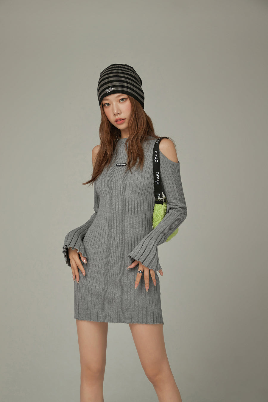 CHUU Off Shoulder Flowly Sleeve Knit Mini Dress