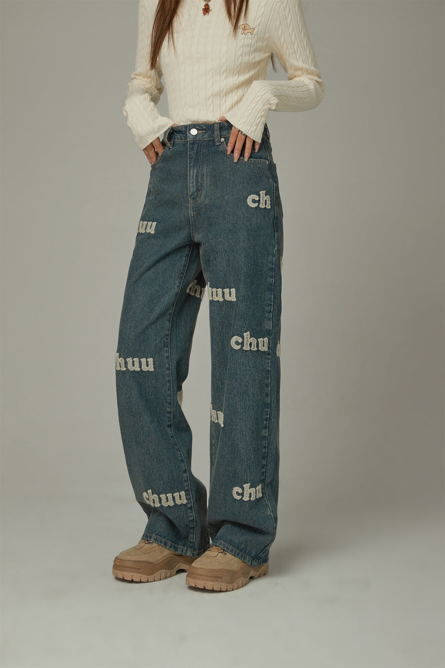 CHUU Lettering Logo Denim Jeans