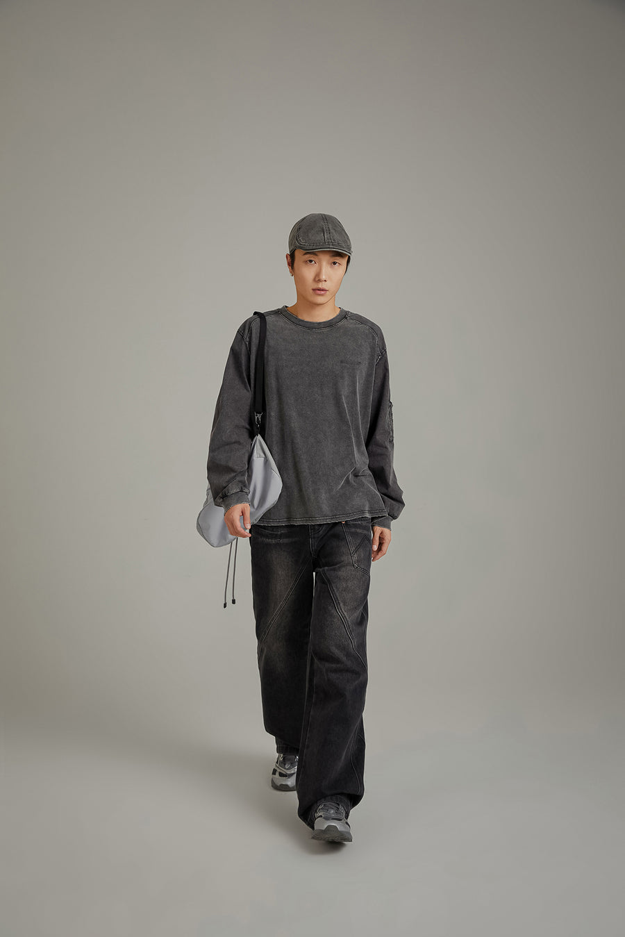 CHUU Washed Boxy Long Sleeve T-Shirt