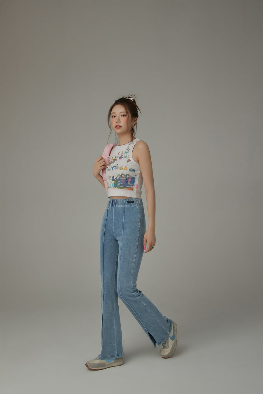 CHUU Elastic Waist Slit Semi Bootcut Pants