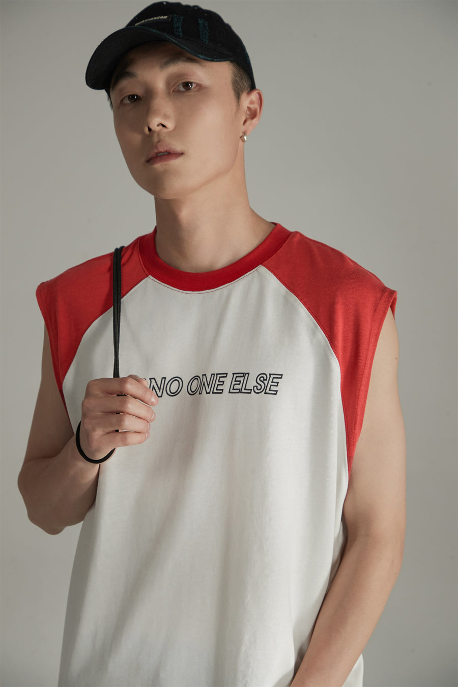 CHUU Noe Raglan Sleeveless T-Shirt