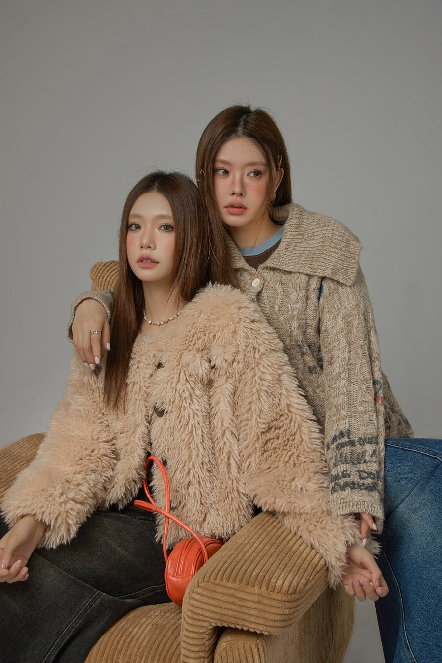 CHUU Cozy Fur Button Jacket