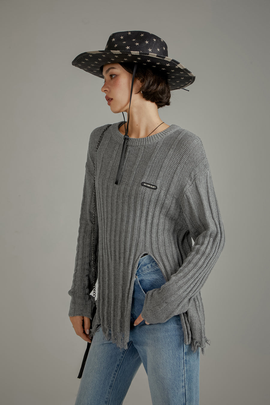 CHUU Side Front Slit Long Knit Sweater