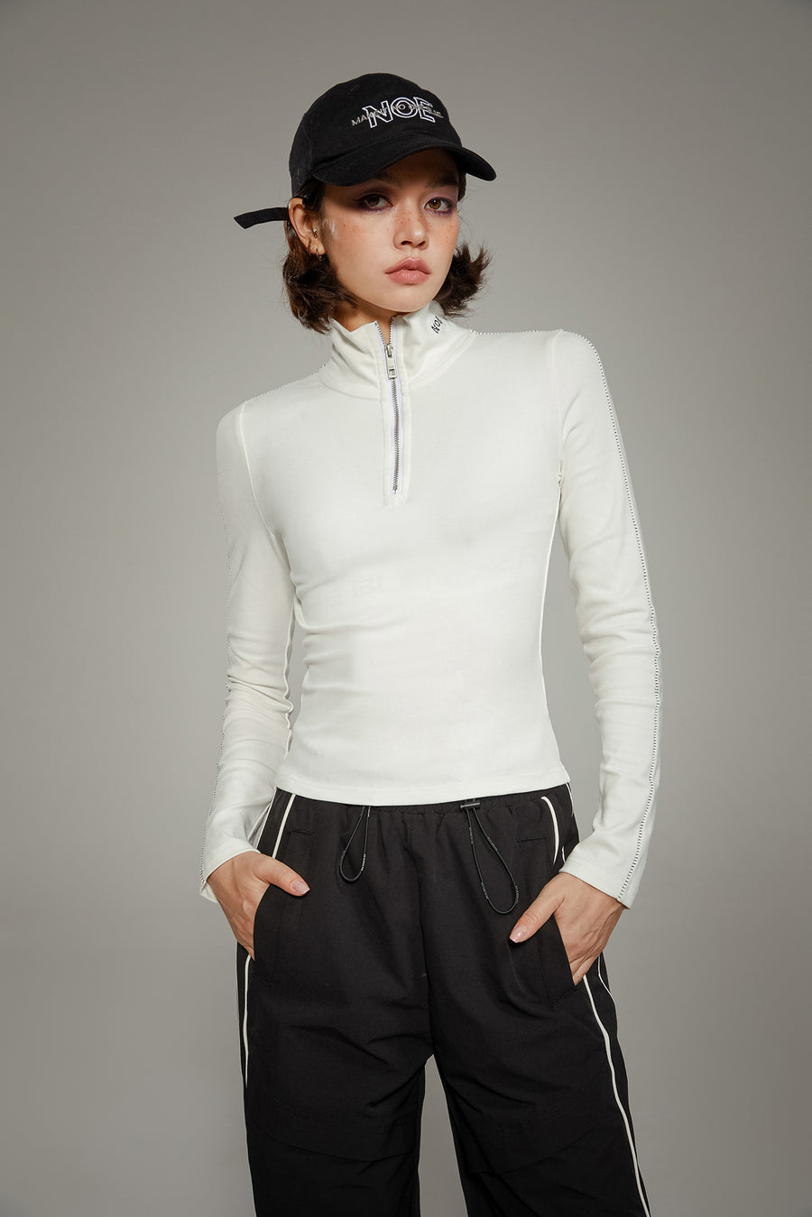 CHUU Half Zip Up High Neck Top