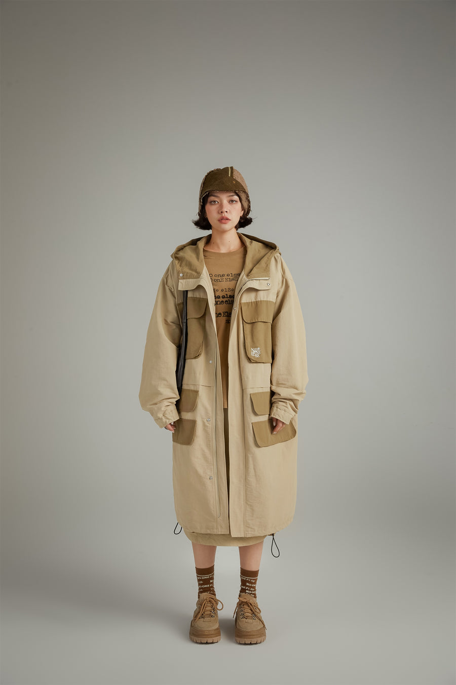 CHUU Two Tone Cargo Long Jacket