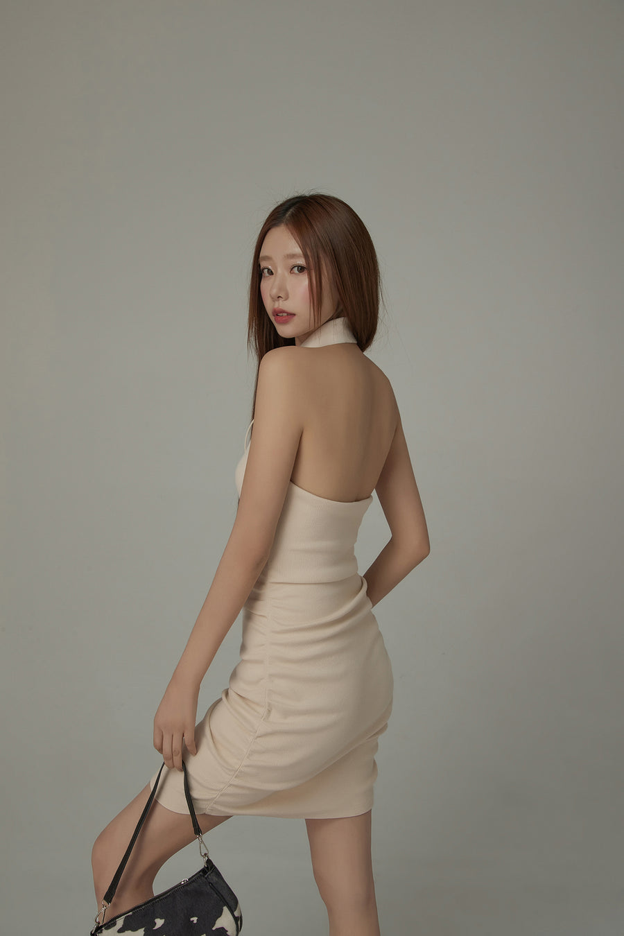 CHUU Halter Neck Front Keyhole Shirred Dress