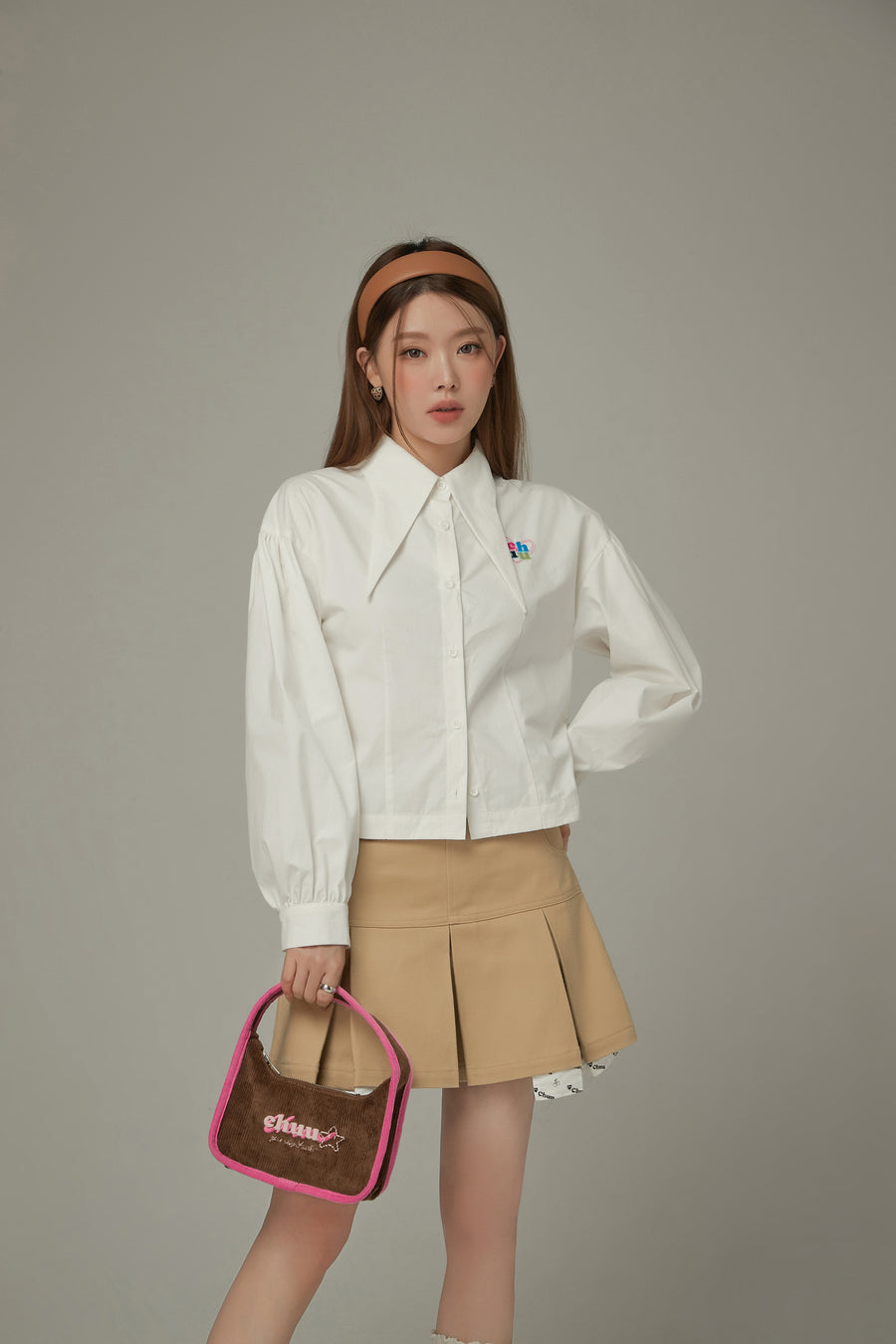 CHUU Point Collar Puff Sleeve Shirt