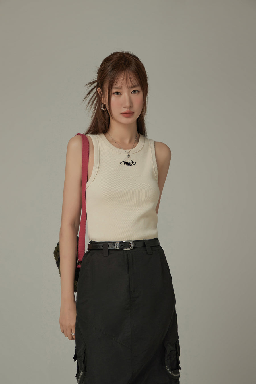 CHUU Logo Basic Slim Sleeveless Top