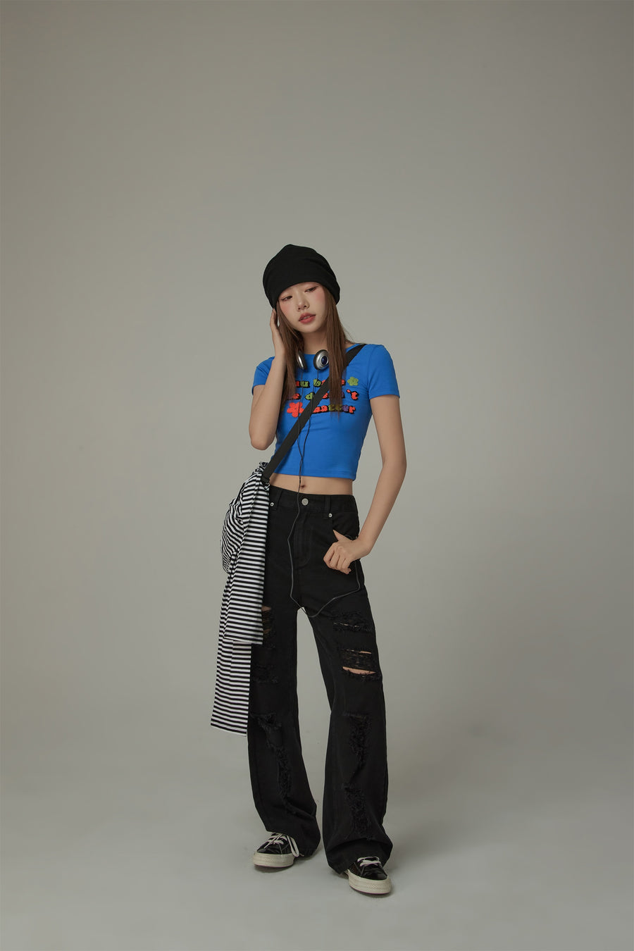 CHUU Size Doesnt Matter Colorful Embroidered Slim Crop T-Shirt