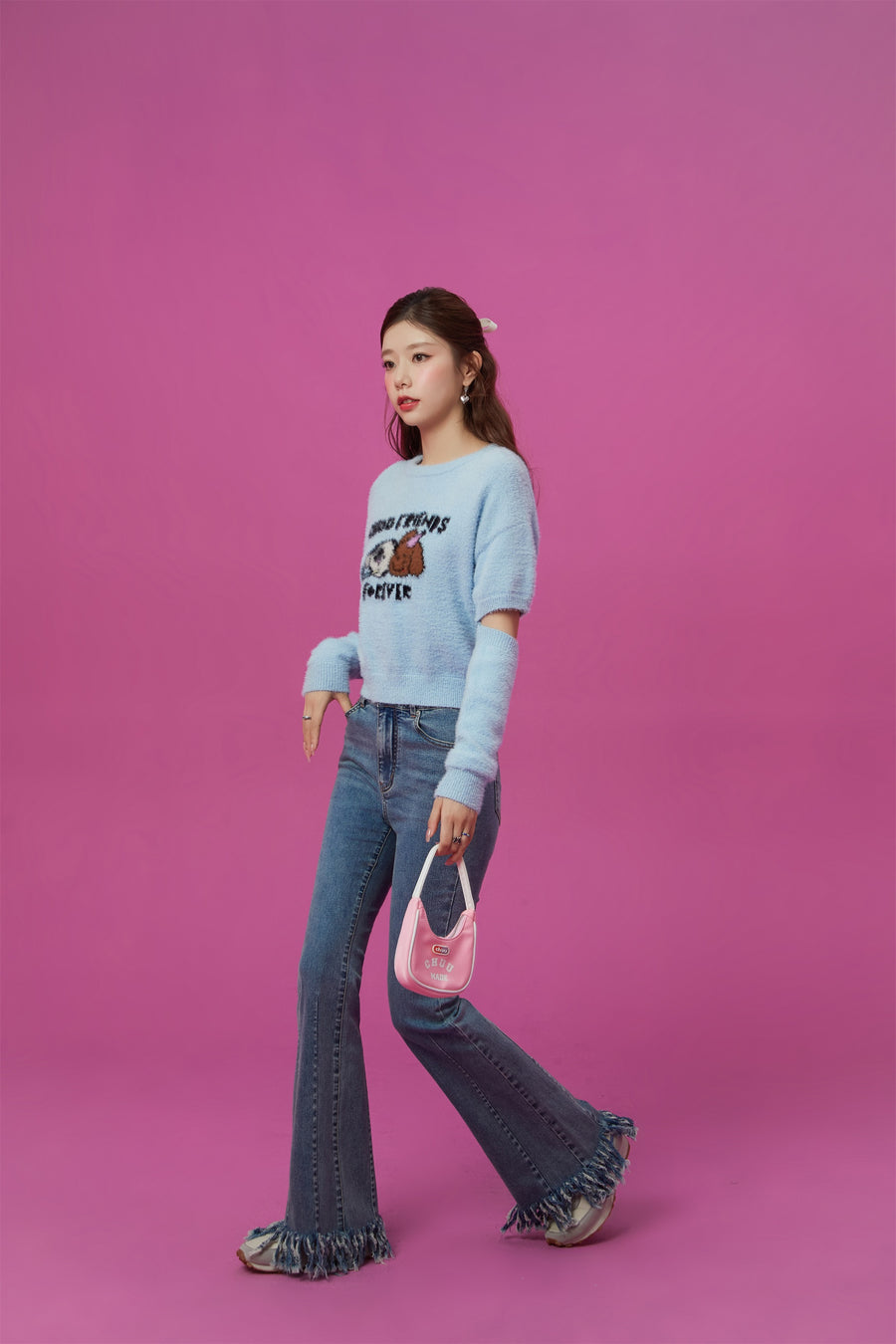 CHUU Puppy Character Cutout Knit Sweater