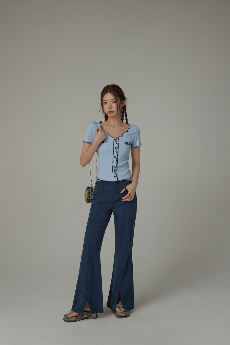 CHUU Color Ruffle Lining Button Slim Top