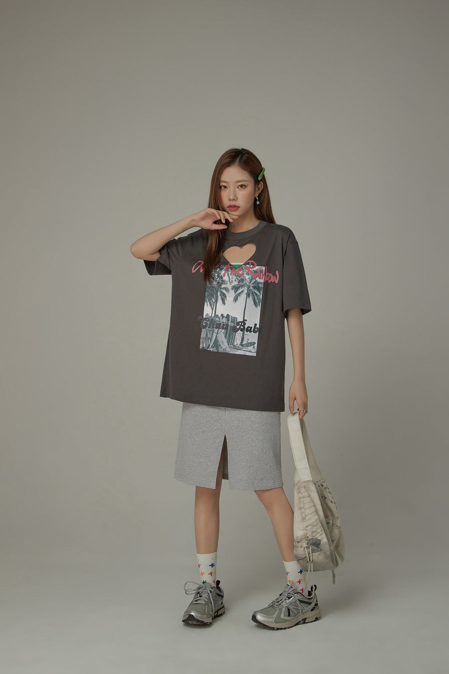 CHUU Cotton Heart Key Hole Chuu Babe Printed Loose Fit T-Shirt