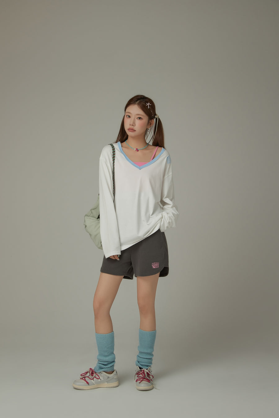 CHUU Color V Neck Loose Fit Long Sleeve Basic T-Shirt