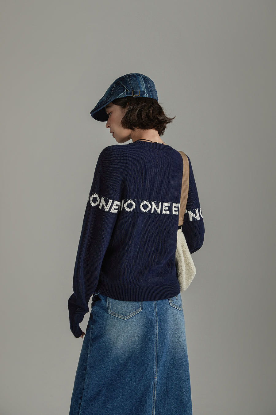 CHUU Logo Lettering Basic Knit Sweater