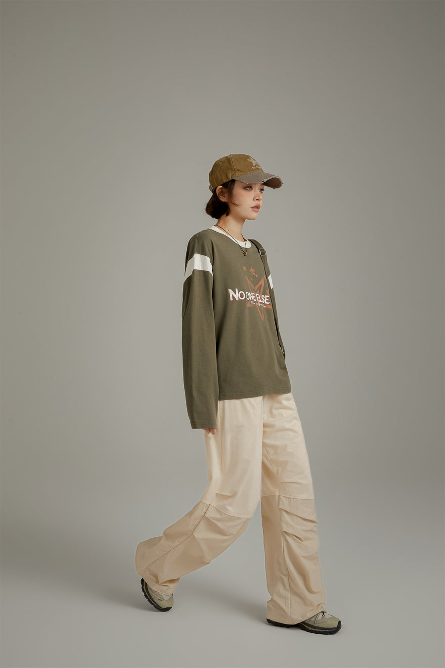 CHUU Shirring Drawstring Wide Leg Casual Pants