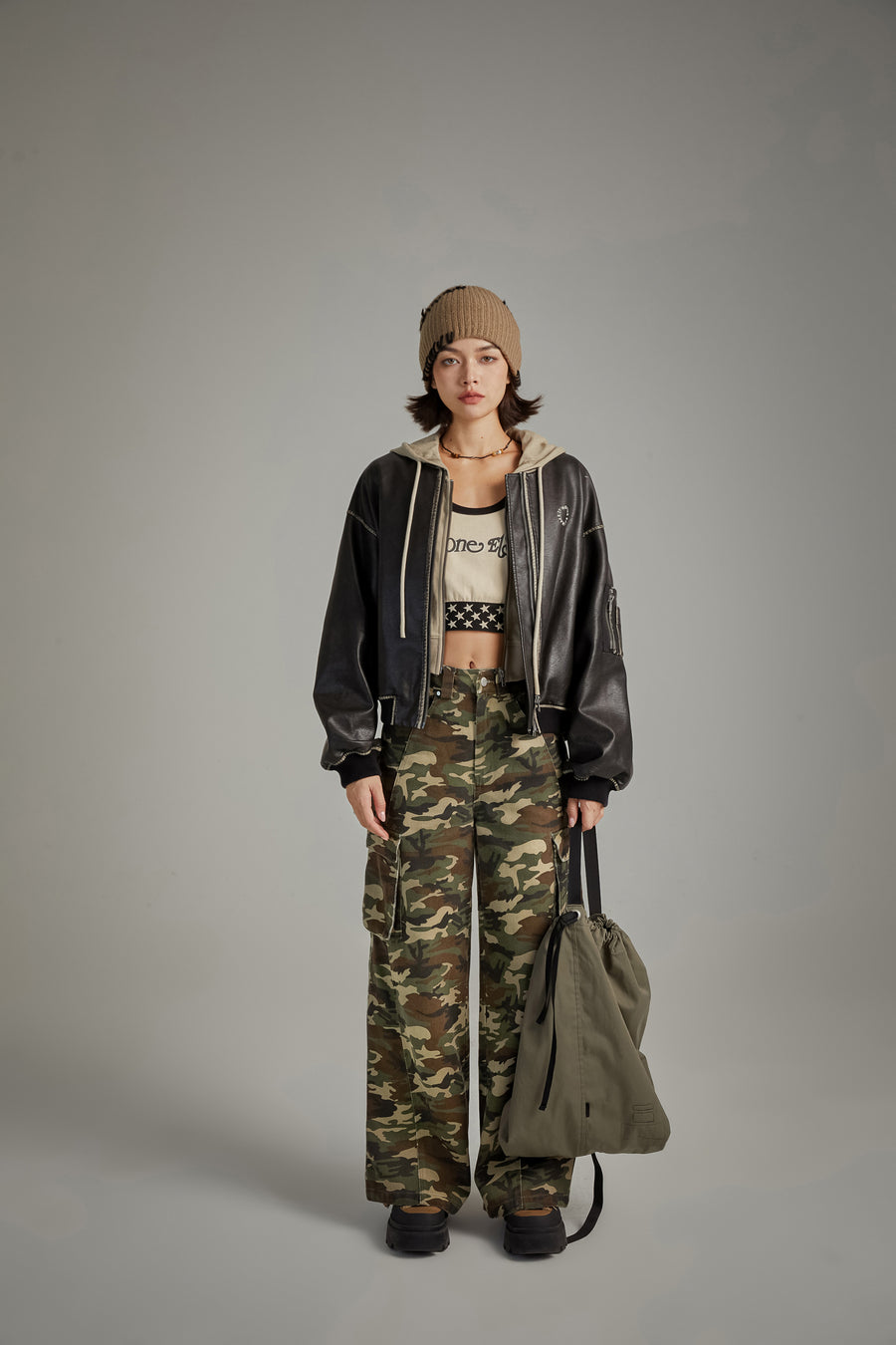 CHUU Camouflage Cargo Wide Pants