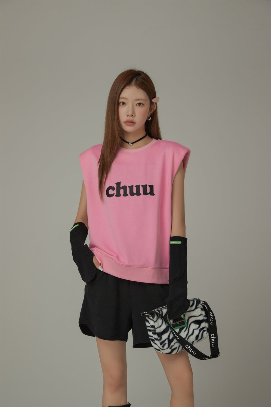 CHUU Logo Shoulder Pad Boxy Sleeveless Top