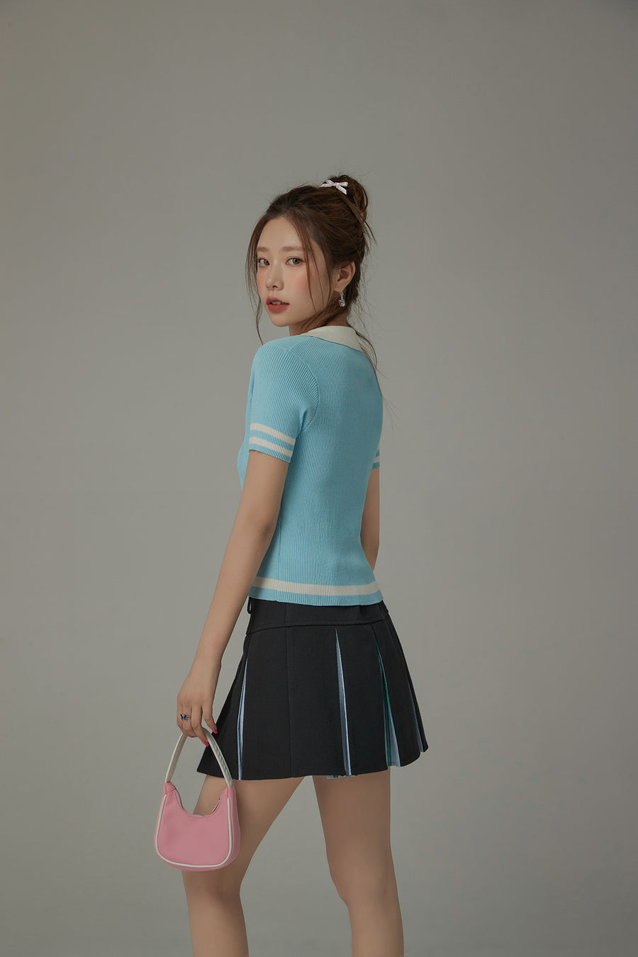 CHUU Open Collar Color Combination Knit Top