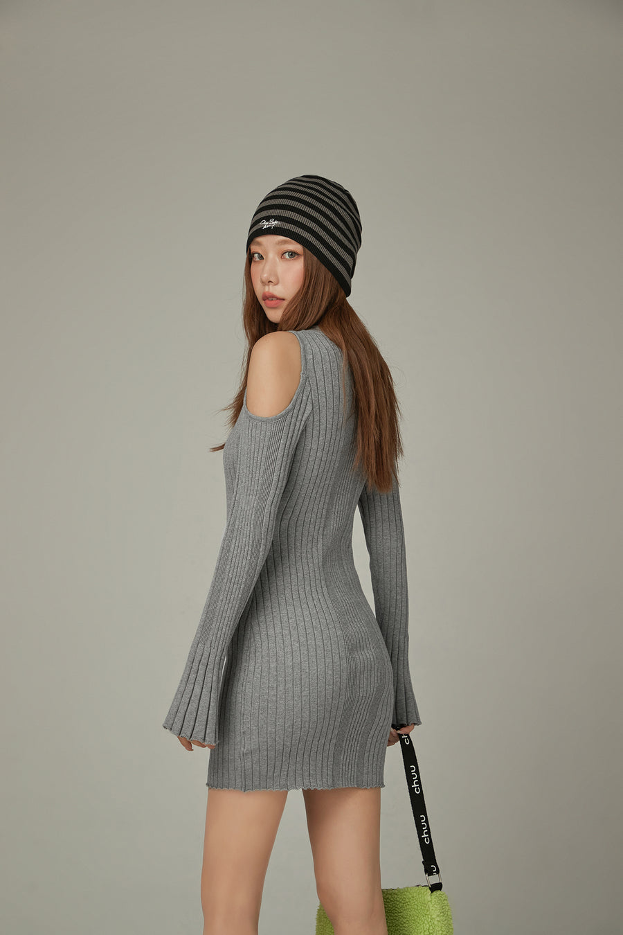 CHUU Off Shoulder Flowly Sleeve Knit Mini Dress