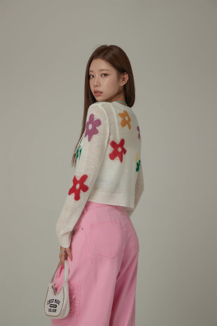 CHUU Colorful Flowers Crop Knit Sweater