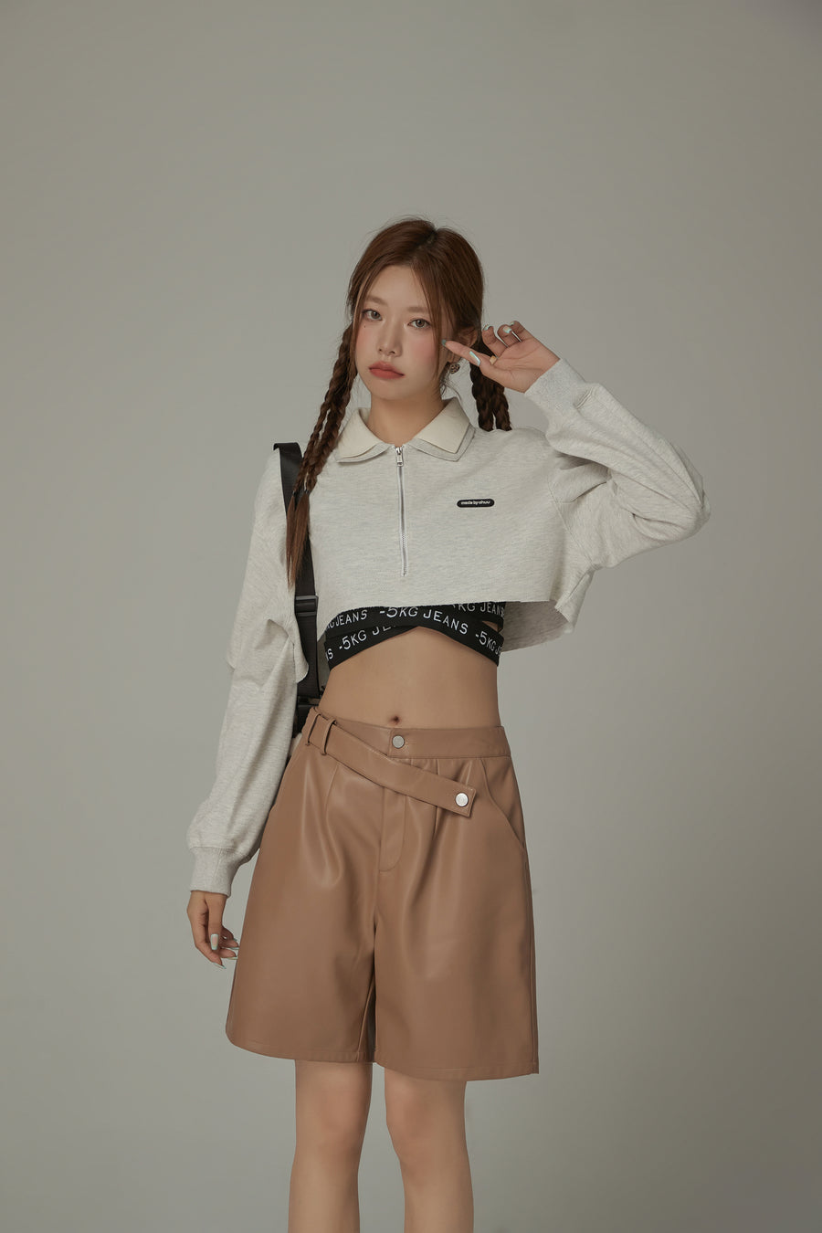 CHUU Pintuck Leather Shorts